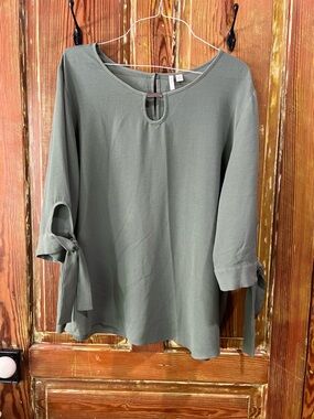 Cato Green Tie-Cuff Top